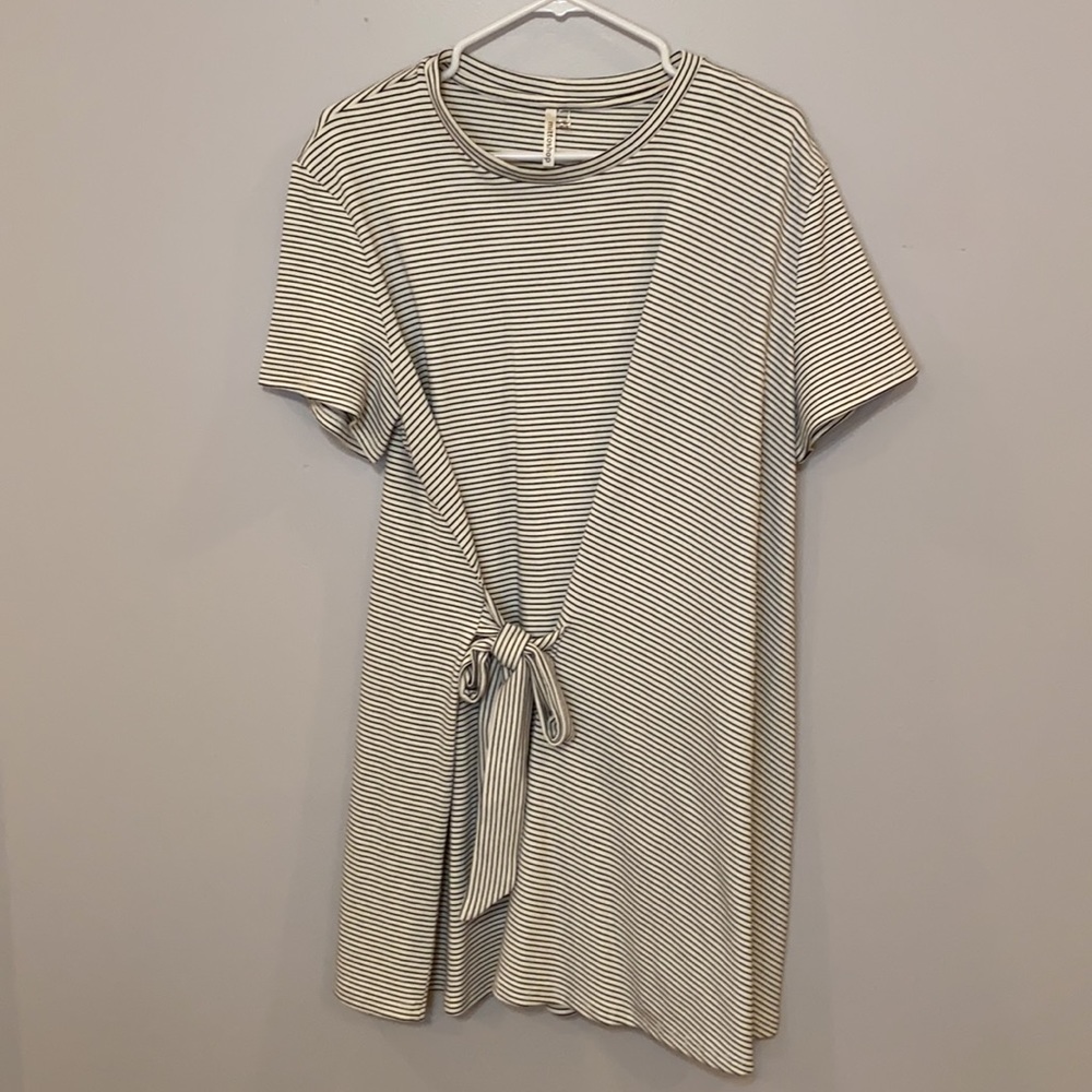 Mittoshop wrap dress size medium